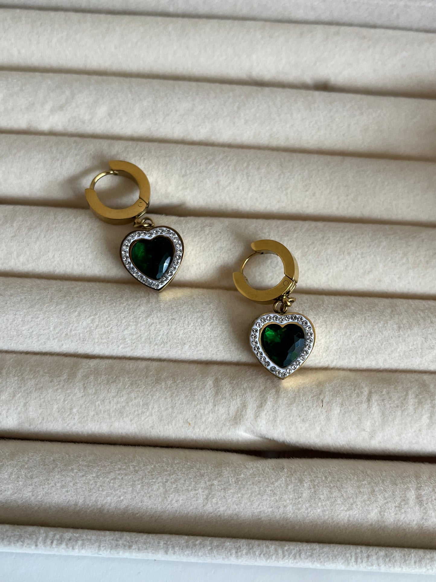 ✨ Emerald Heart Earrings✨