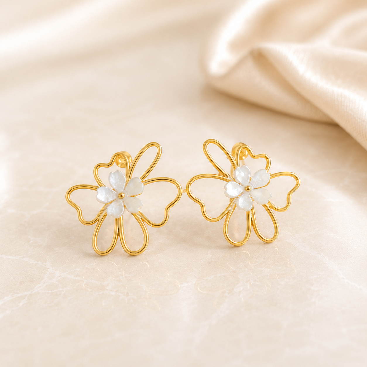 ✨ Sakura Pearl Earrings✨