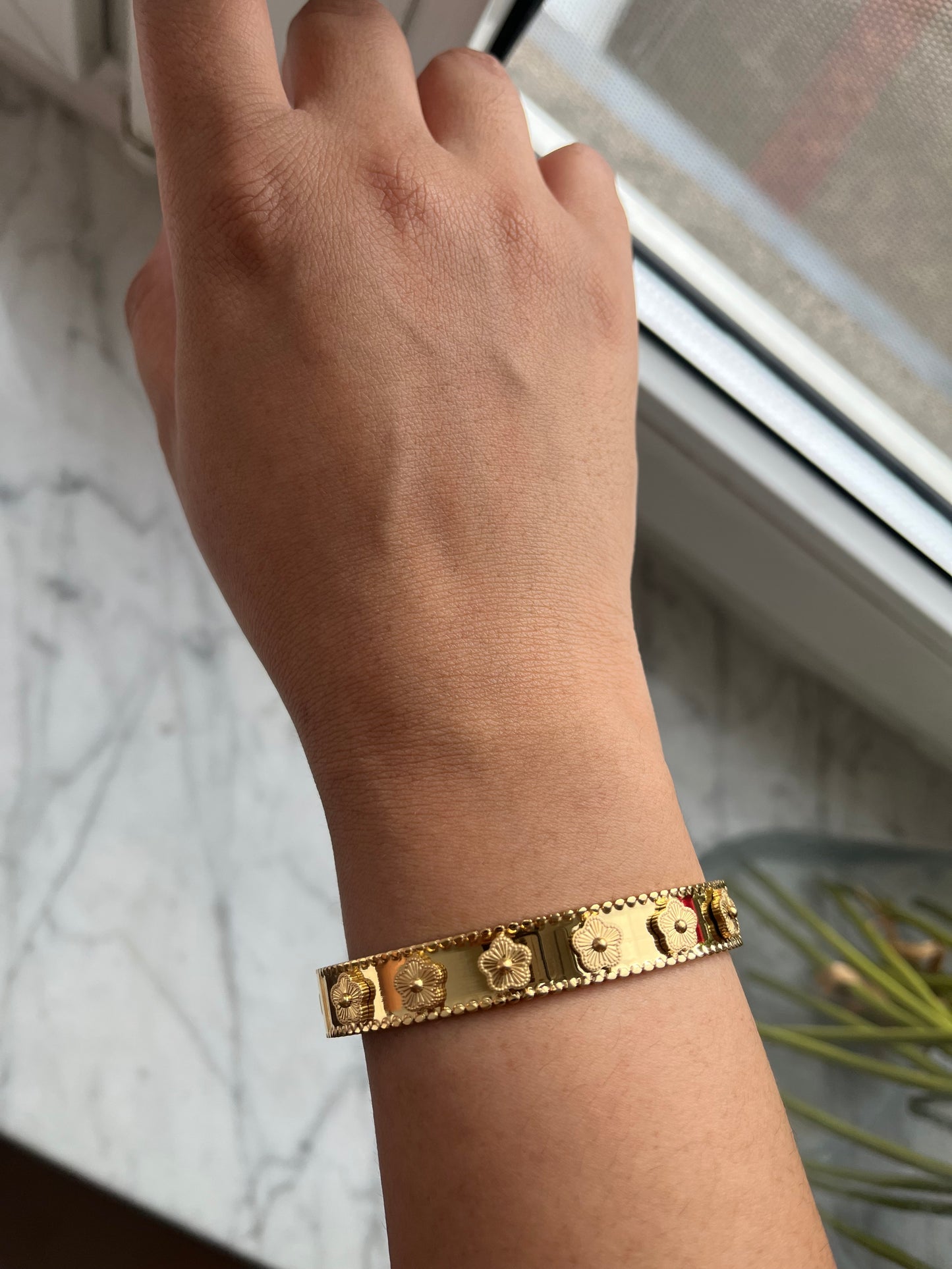 ✨Daisy Royale Bracelet