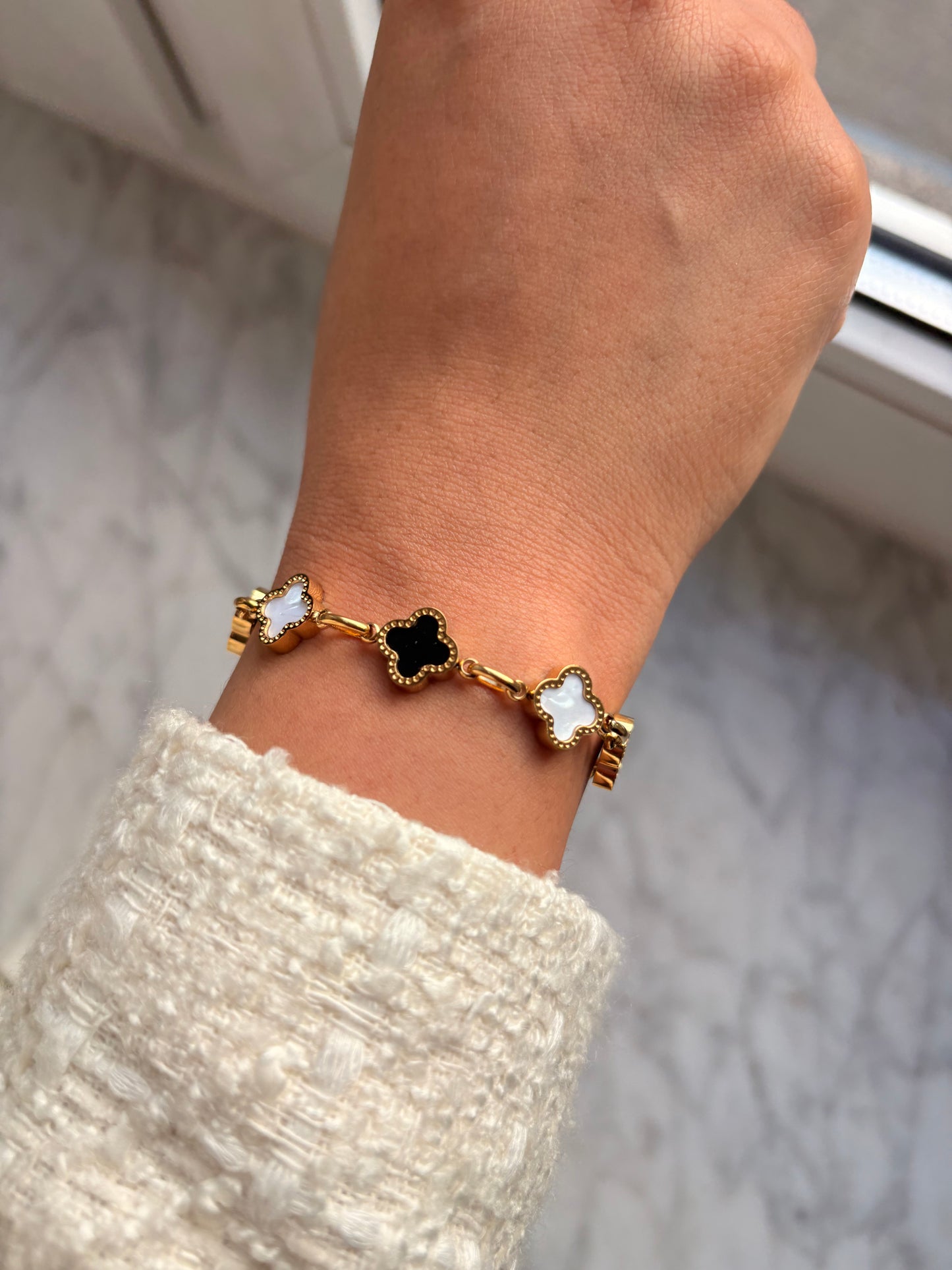 ✨ MCCrown Midnight Clover ✨